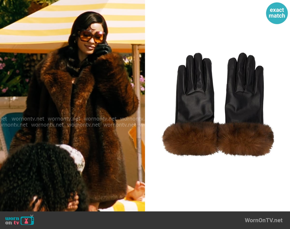 Ernest W. Baker Leather Faux-Fur Gloves worn by Maddy Perez (Alexa Demie) on Euphoria