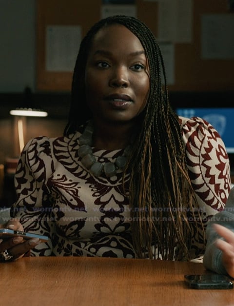 Evangeline's floral print crop top on Elsbeth