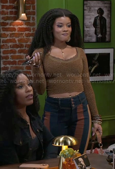 Eva’s olive textured top and striped jeans on Beyond the Gates