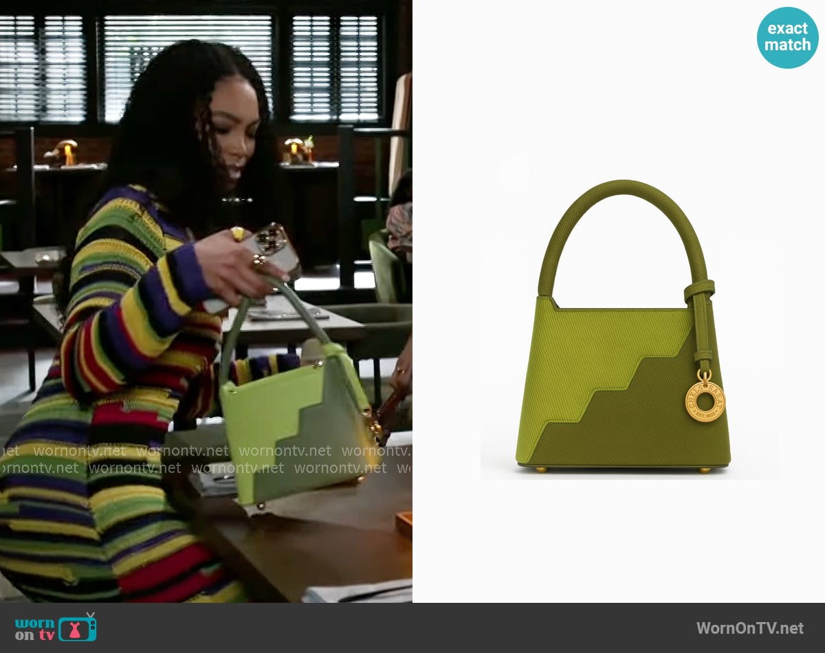 F&W Style ChelseaKat Dream Bag worn by Chelsea Hamilton (RhonniRose Mantilla) on Beyond the Gates