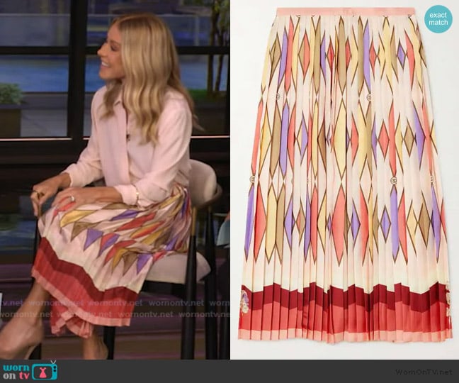 Gucci love parade pleated printed silk-twill midi skirt worn by Kelly Ripa on Live with Kelly and Mark