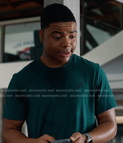 Harry’s green tee on 9-1-1