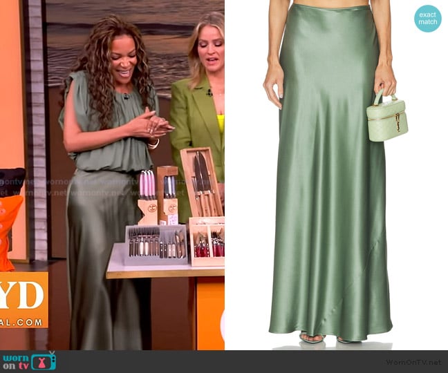 Sunny’s green satin skirt on The View Sunny’s green satin skirt on The View