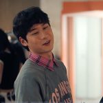 Jin’s grey print tee on XO Kitty