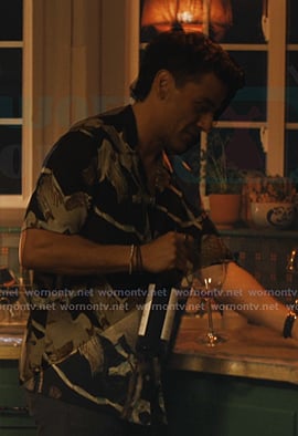 Josh's black bird print shirt on Beef