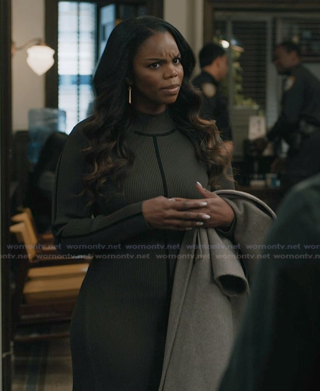 Julia's green ribbed dress on Elsbeth