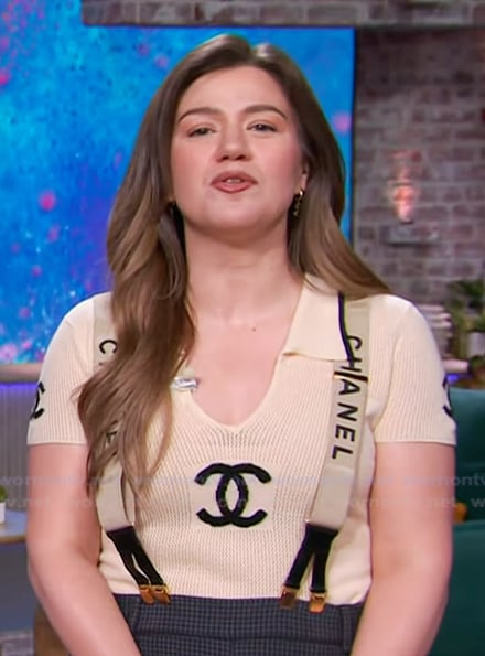 Kelly’s beige chanel polo on The Kelly Clarkson Show