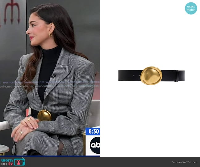 Anne Hathaway’s black leather belt on GMA