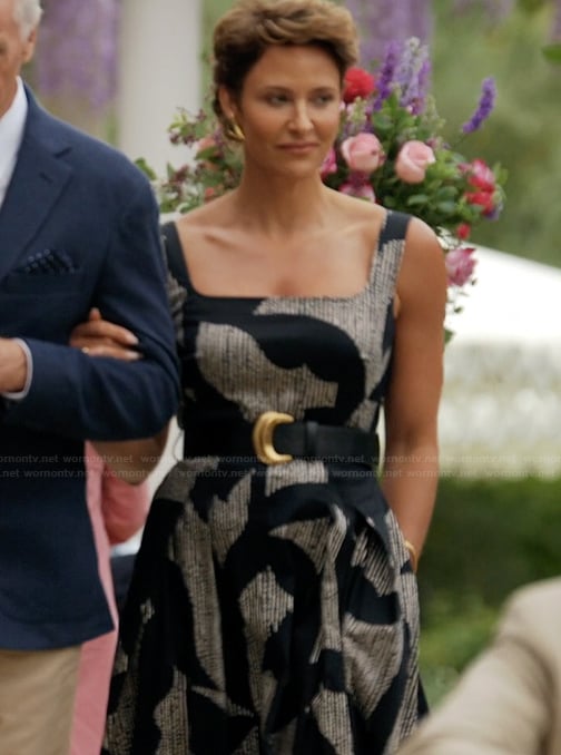 Kit's black abstract print dress on Imperfect Women