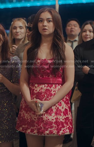 Kitty's pink floral strapless lace dress on XO Kitty