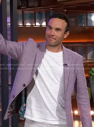 Landon Donovan’s textured blazer on The Kelly Clarkson Show