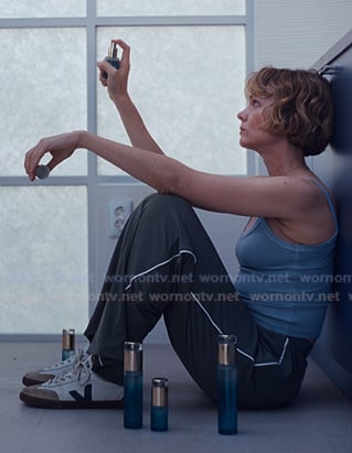 Linday's blue cami and sneakers on Beef