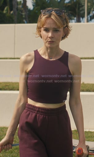 Lindsay’s burgundy crop top and sweatpants on Beef