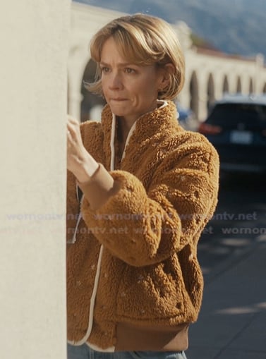 Lindsay's mustard sherpa jacket on Beef