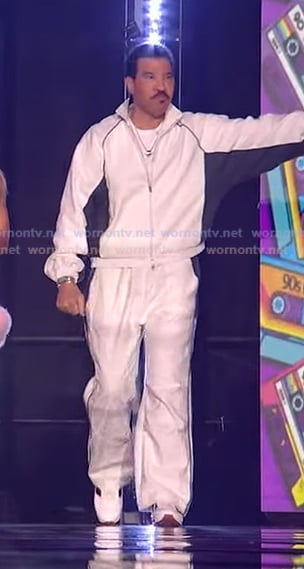 Lionel Richie’s white and navy track jacket and pants on American Idol