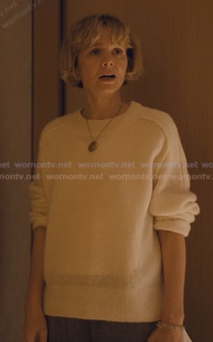 Lndsay's white sweater on Beef