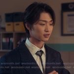 Min Ho’s black leather bolo tie on XO Kitty