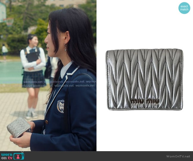 Miu Miu Matelasse Bi-fold Leather Wallet worn by Yuri Han (Gia Kim) on XO Kitty