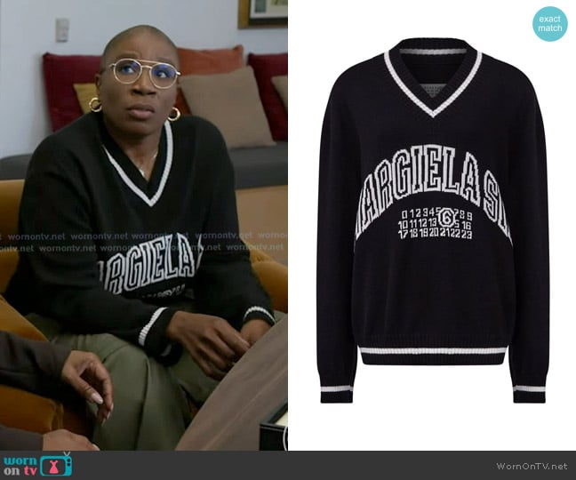 MM6 Maison Margiela Logo-knit V-neck Jumper worn by Henrietta Wilson (Aisha Hinds) on 9-1-1