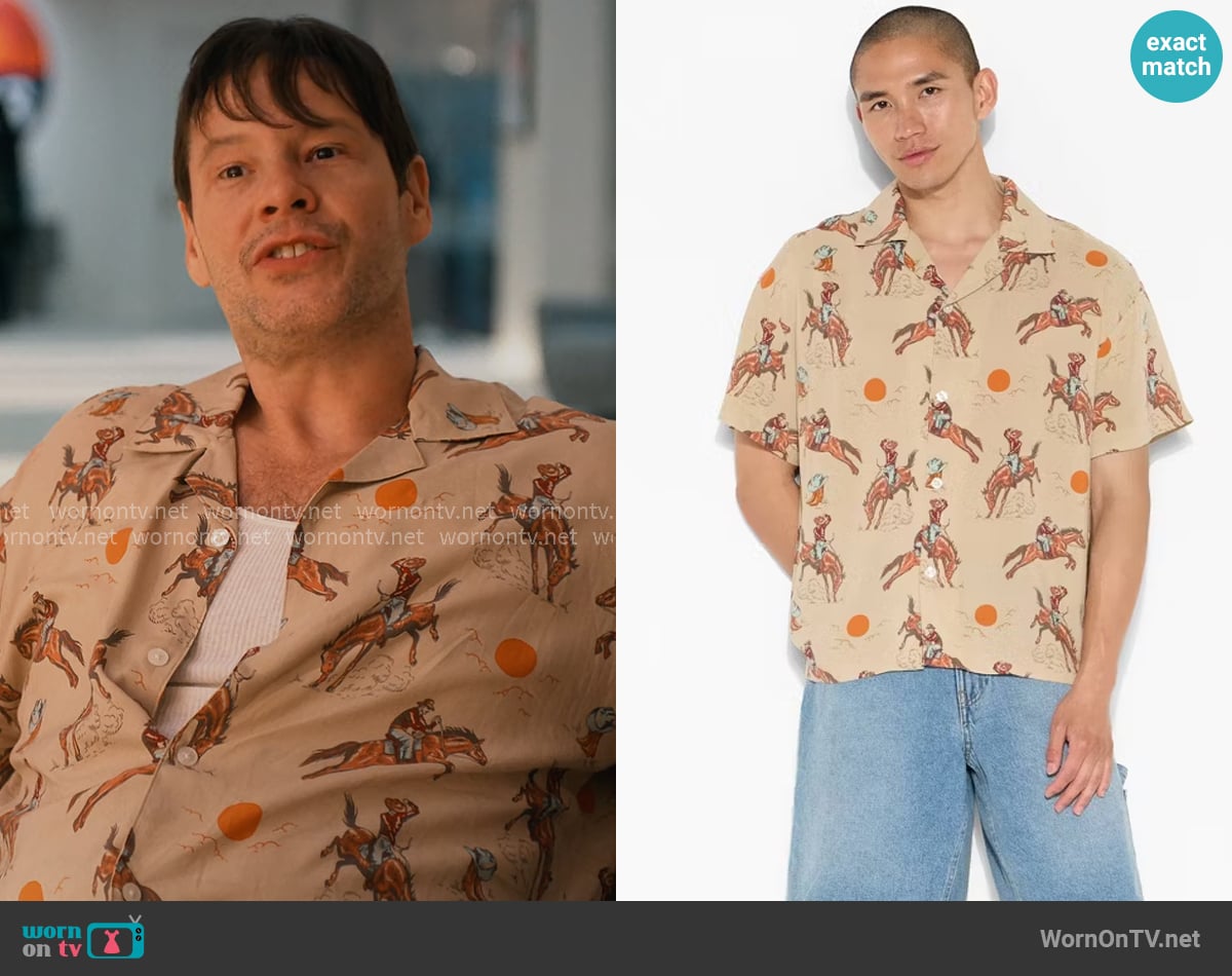 Original Use Short Sleeve Boxy Shirt worn by Benny (Ike Barinholtz) on Running Point