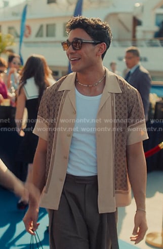 Q's beige printed short sleeve shirt on XO Kitty