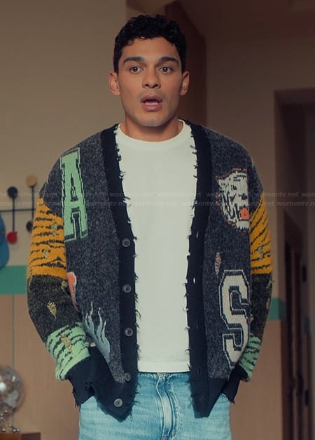 Q's gray distressed printed cardigan on XO Kitty