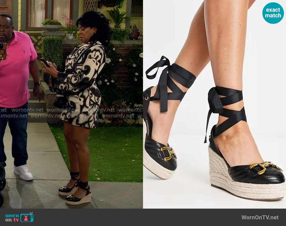 River Island Buckle detail wedge sandals worn by Tina Butler (Tichina Arnold) on The Neighborhood