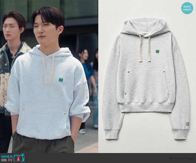 Satur Classic Small Logo Rivet Hoodie worn by Dae Heon Kim (Choi Min-yeong) on XO Kitty
