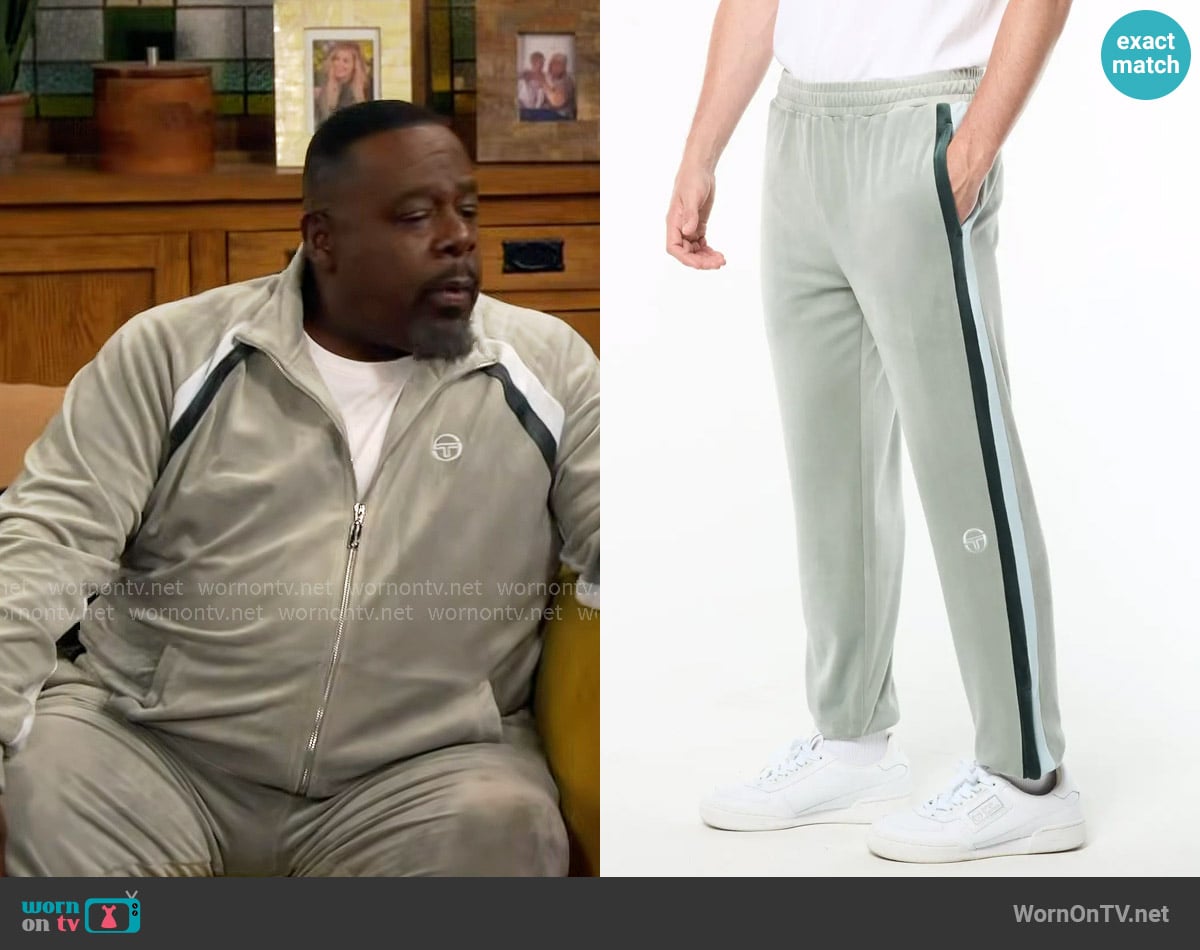 Sergio Tacchini Banda Velour Track Pant in Slate Grey worn by Calvin (Cedric The Entertainer) on The Neighborhood
