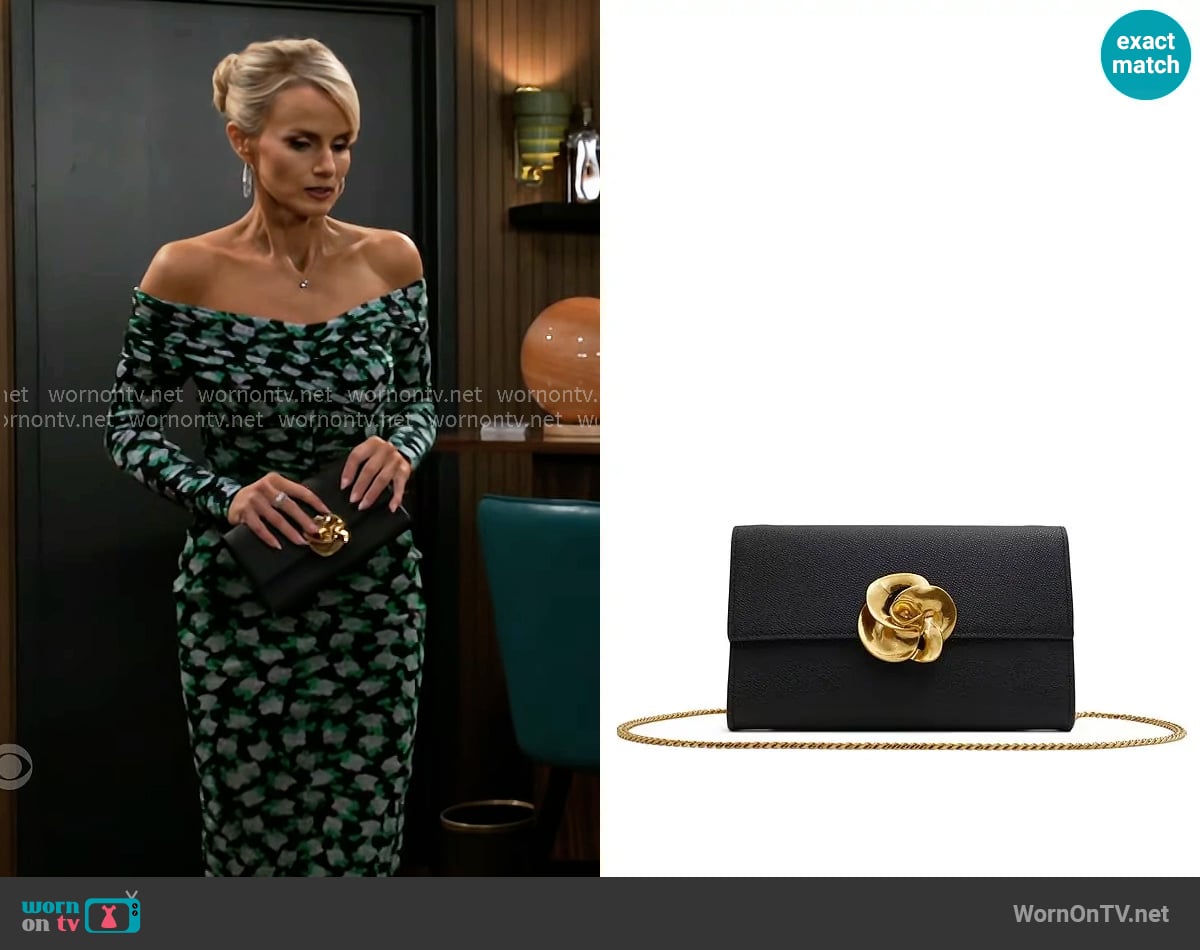Ted Baker Kira Rose Clutch worn by Vanessa McBride (Lauren Buglioli) on Beyond the Gates