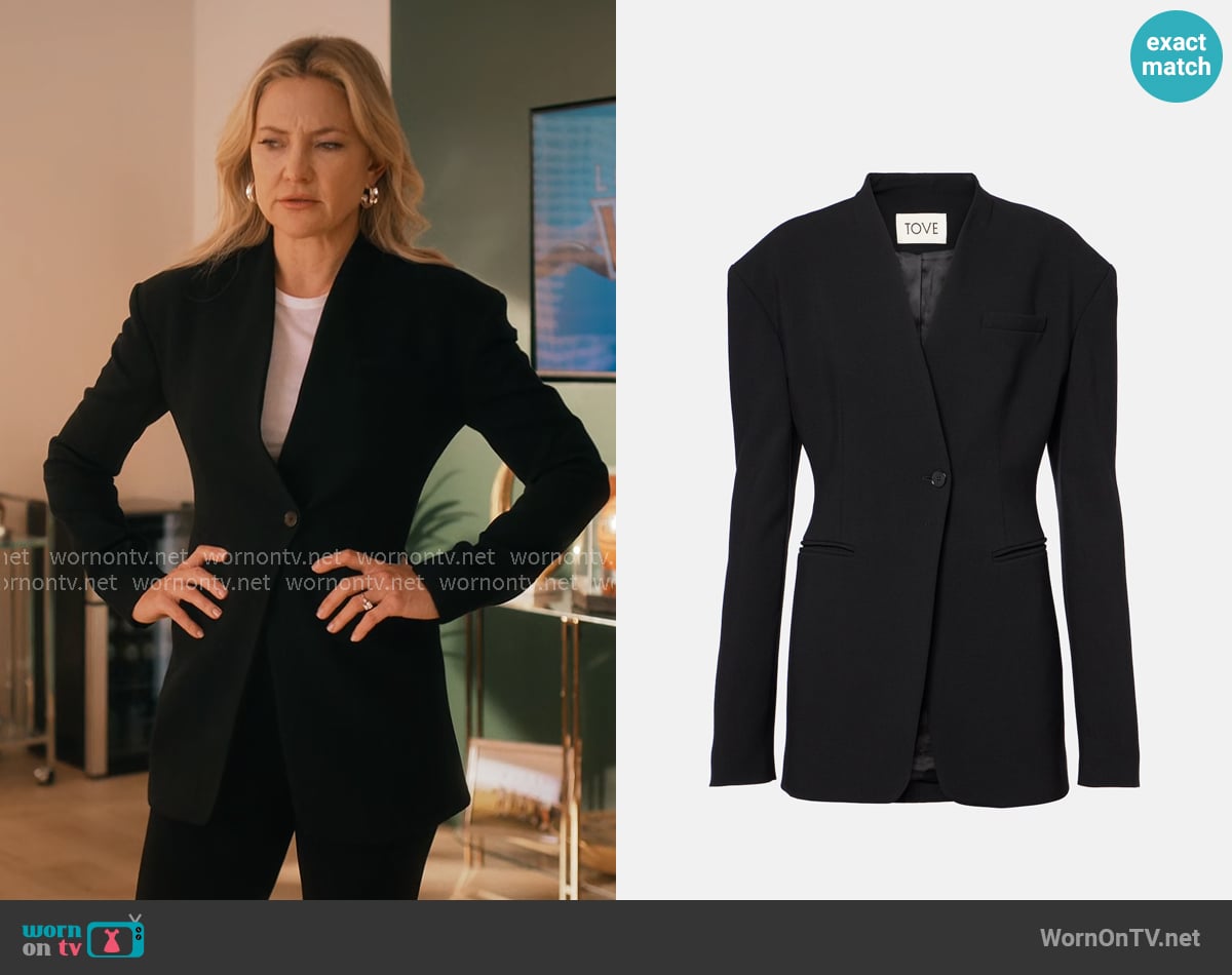 Tove Aster Blazer worn by Isla Gordon (Kate Hudson) on Running Point