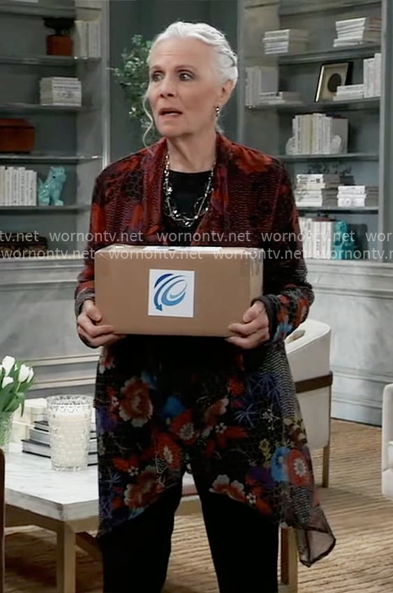 Tracy’s floral kimono on General Hospital