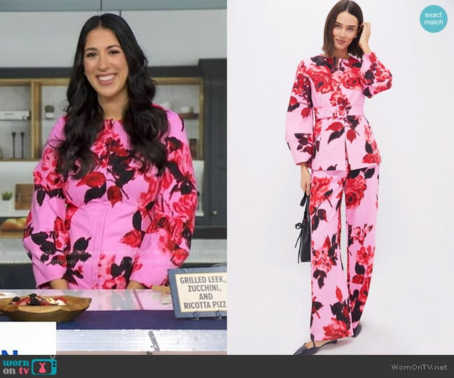Tuckernuck Long Sleeve Rhoda Tunic Top in Cerise Blossom worn by Stefani Sassos on Good Morning America