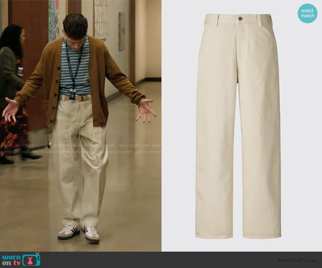Uniqlo Wide Color Jeans in Beige worn by Jacob Hill (Chris Perfetti) on Abbott Elementary