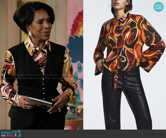 Zara Abstract Print Top worn by Barbara Howard (Sheryl Lee Ralph) on Abbott Elementary