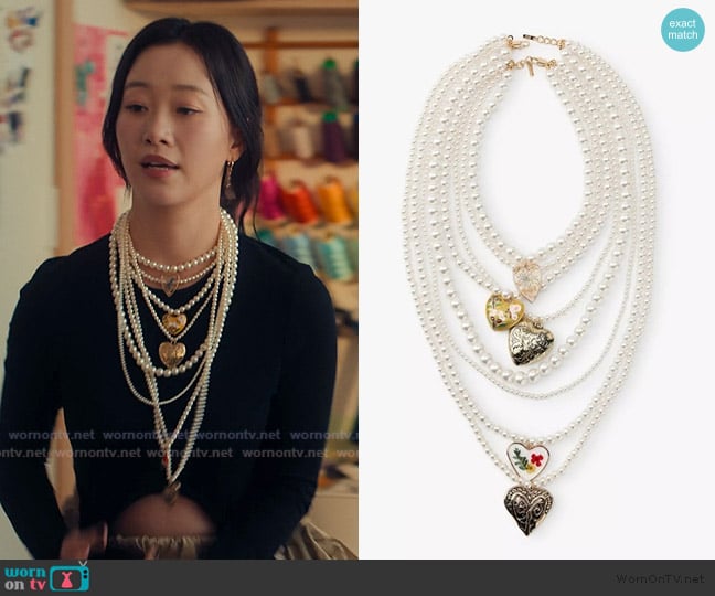 Zara Heart and Faux Pearl Necklace worn by Yuri Han (Gia Kim) on XO Kitty