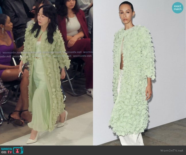 Zara Petal Coat worn by Yisoo (Soy Kim) on XO Kitty