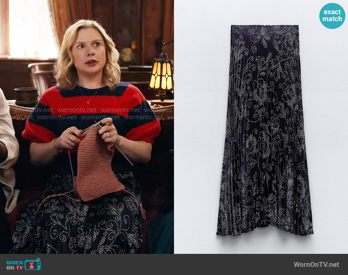 Zara Pleated Skirt worn by Sam (Rose McIver) on Ghosts