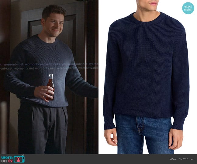 Buck’s navy ribbed sweater on 9-1-1 Buck’s navy ribbed sweater on 9-1-1