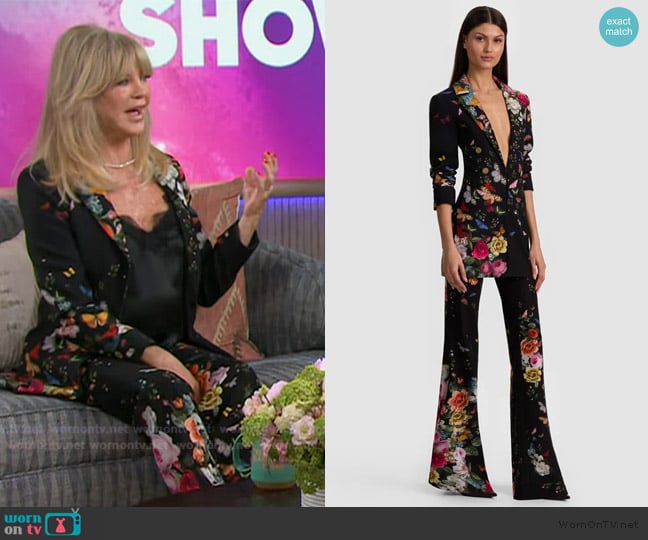 Goldie Hawn’s black floral print pants on The Kelly Clarkson Show Goldie Hawn’s black floral print pants on The Kelly Clarkson Show