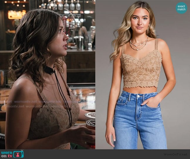 Maddie’s beige floral lace bralette on Marshals