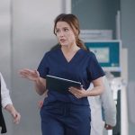 Cass’s grey sneakers on Greys Anatomy