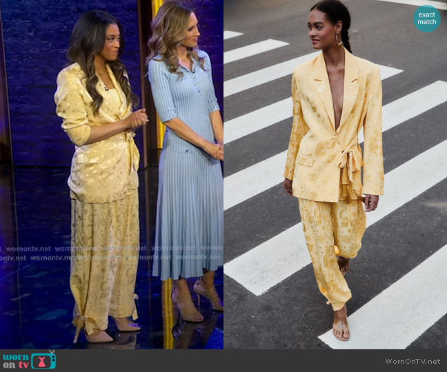 Morgan’s yellow print tie hemd pants on GMA