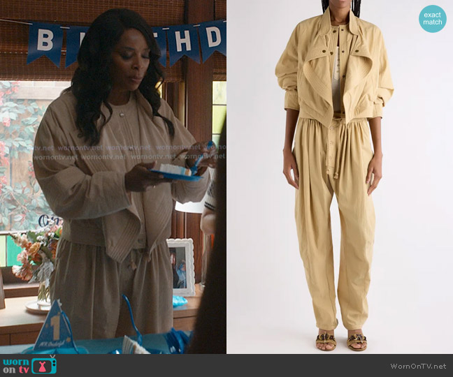Gabi Bond’s beige pants on 9-1-1 Gabi Bond’s beige pants on 9-1-1