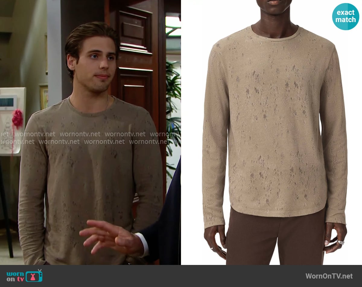 Will’s beige long sleeve t-shirt on The Bold and the Beautiful