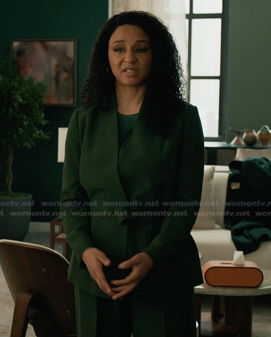 Kaya's green belted blazer on Elsbeth