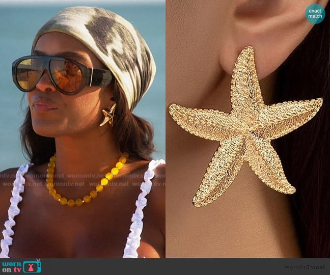 Ciara’s gold starfish earrings on Summer House Ciara’s gold starfish earrings on Summer House